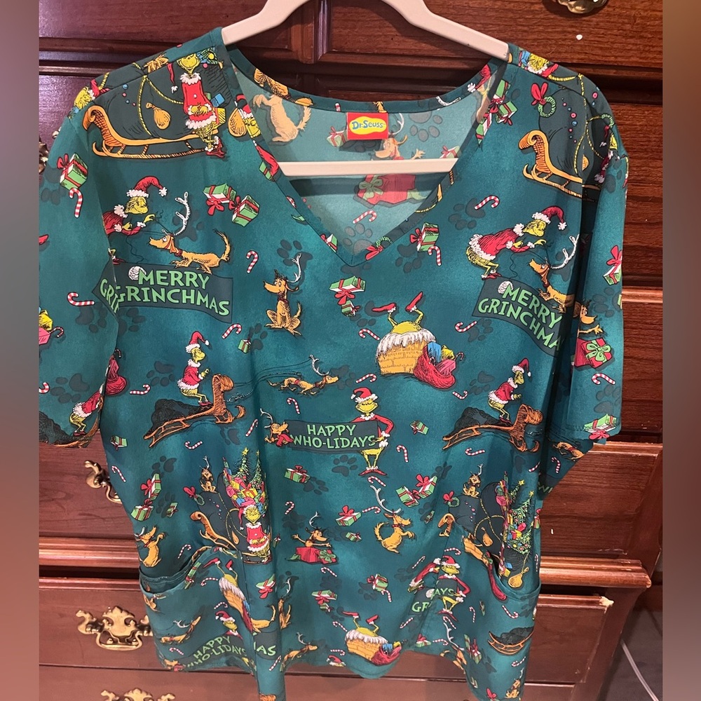 Dr. Seuss Christmas scrub top, size 2x